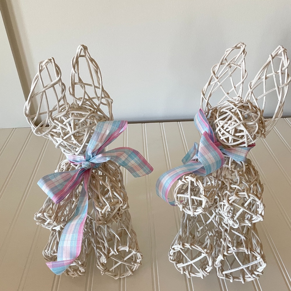 PAIR OF GRAPEVINE WHITE BUNNIES
